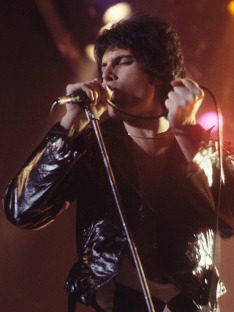 Top 33 Freddie Mercury & Queen / 24.11.2024, 20:00