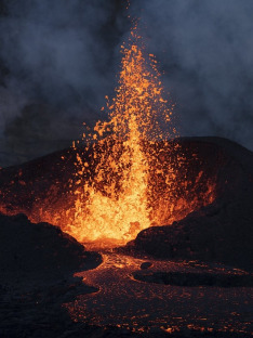 Ukryty wulkan: erupcja w głębinach